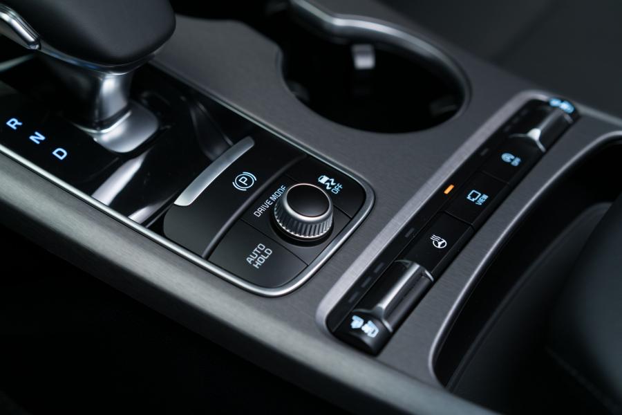 Детали интерьера Kia Stinger GT (CK) 2017 года  (NA) (фото 9 из 50)